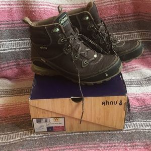 Agnu Sugarpine Hiking Boot >> WORN ONCE